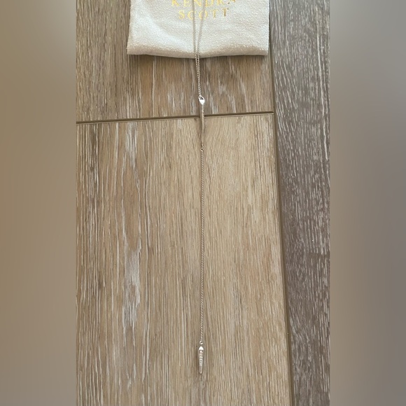 NWOT Long Silver Kendra Scott Necklace - Picture 2 of 4